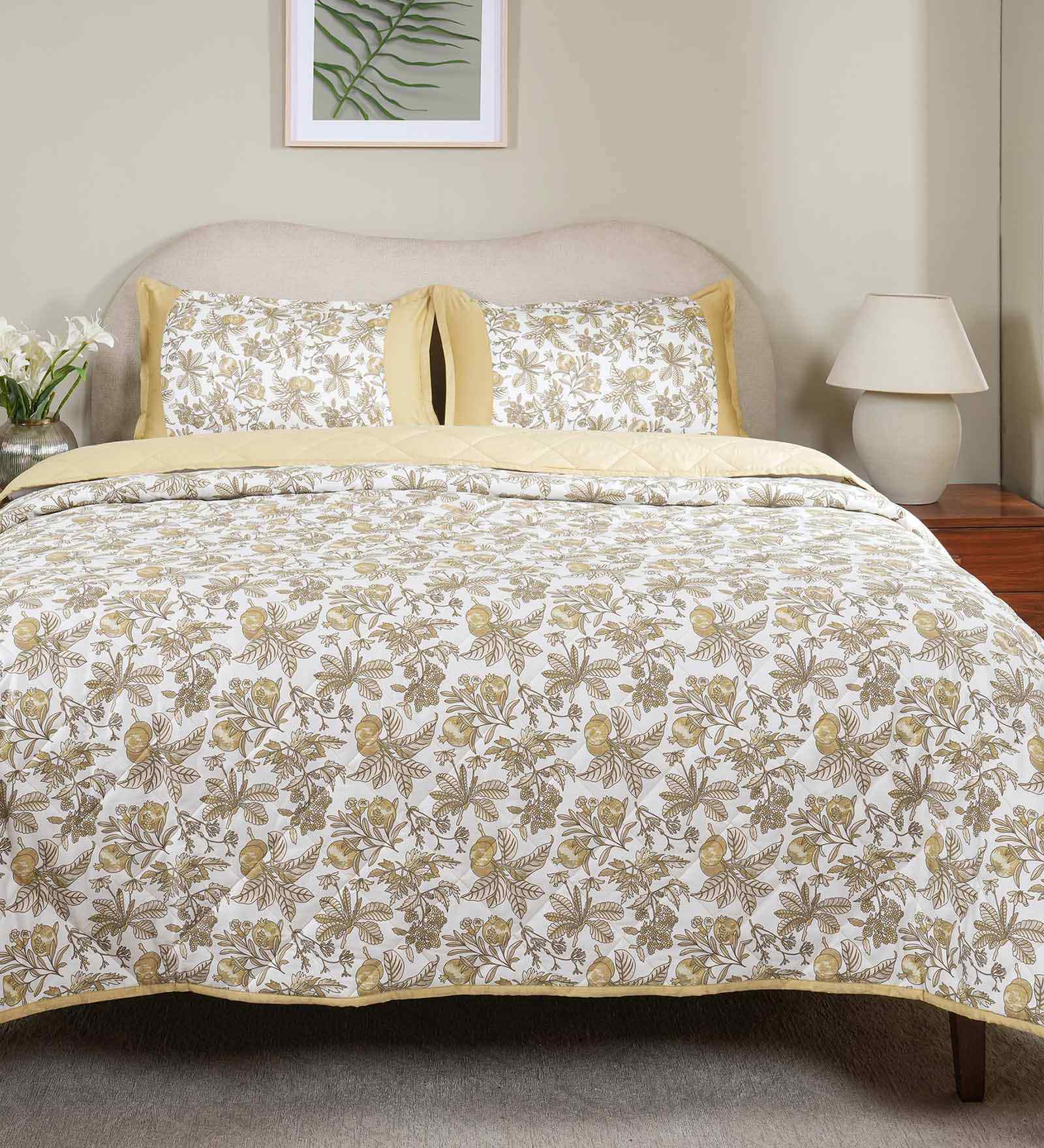 Yellow Cotton Polyester Fruit Print 115 GSM Single Bed Quilt