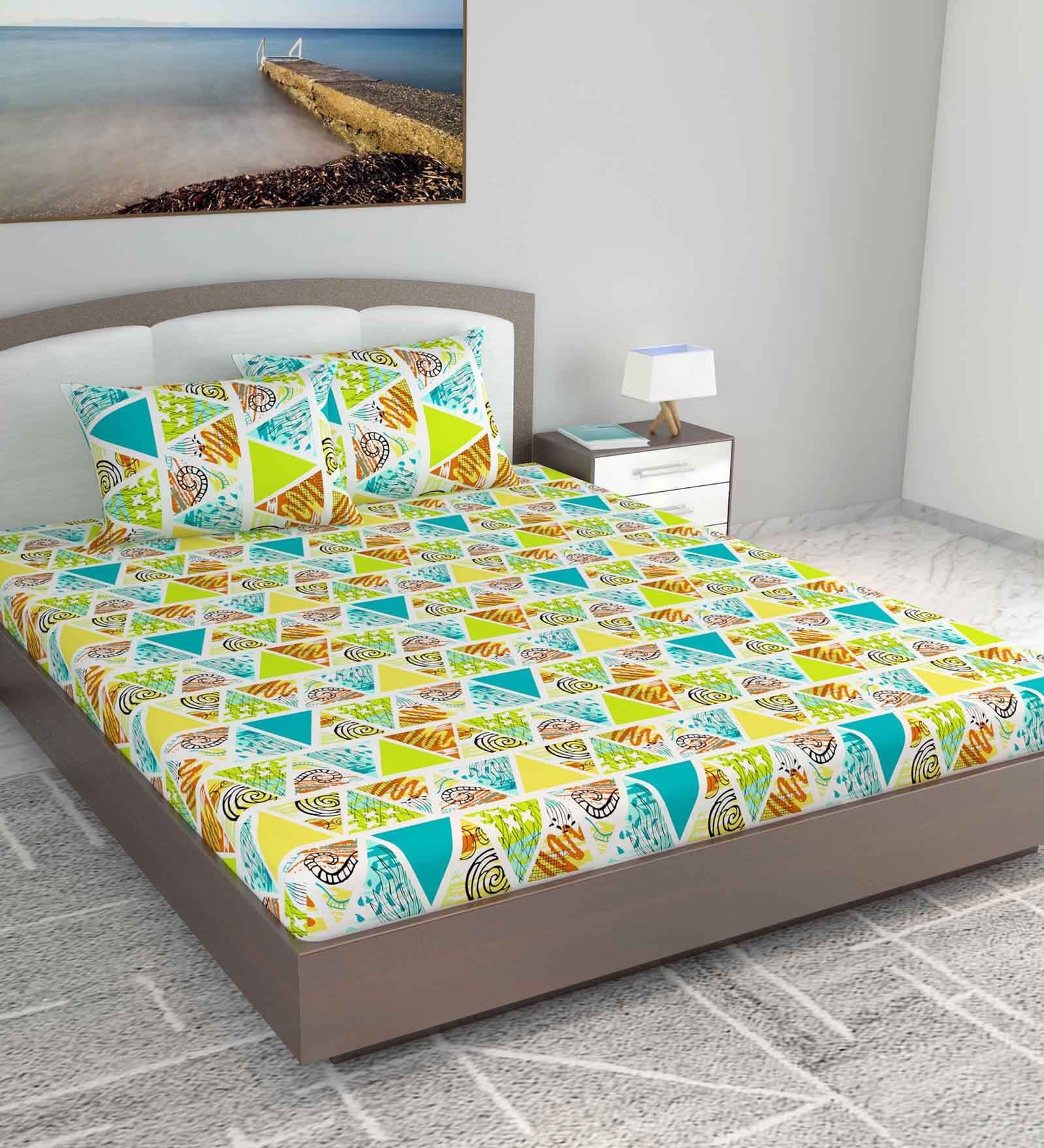 Yellow Geometric 144 TC Cotton King Size Bedsheet With 2 Pillow Covers