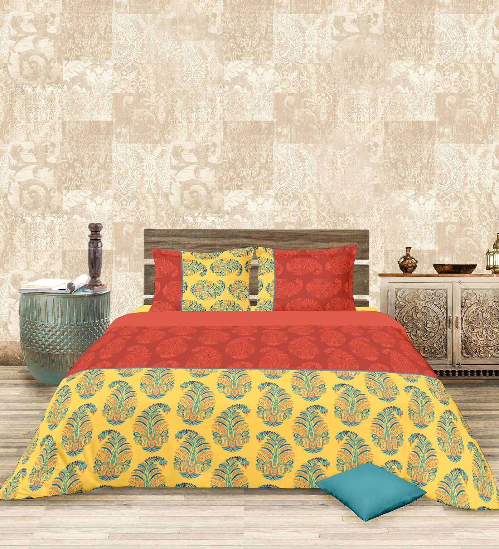 Yellow Traditional 200 TC Cotton 1 Double King Size Bedsheet with 2 Pillow Covers