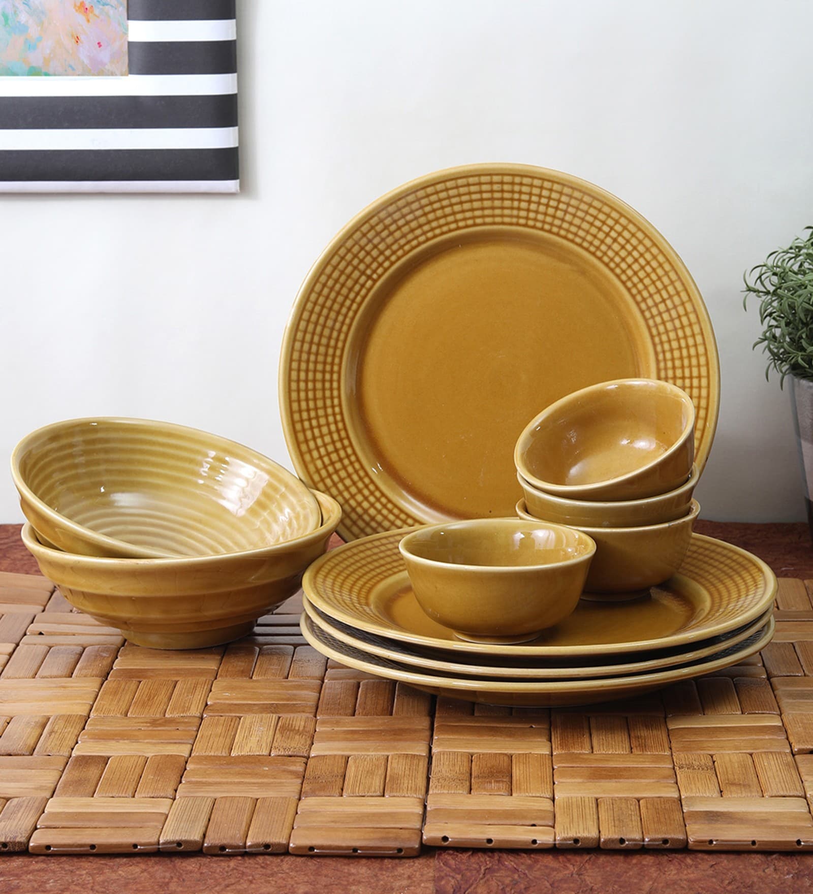 Yellow Set of 10 Ceramic Dinner Set