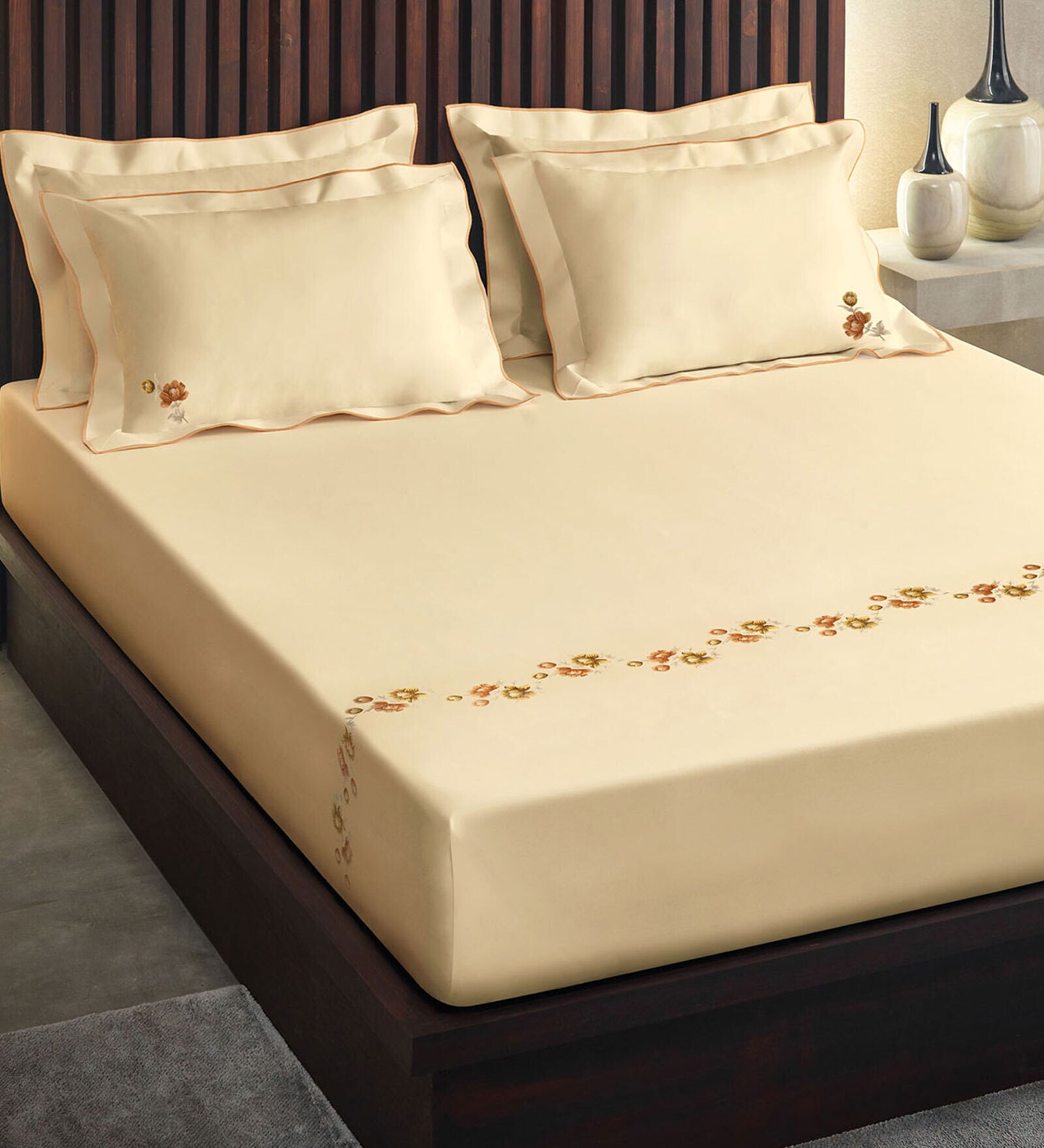 Yellow Traditional 180 TC 100% Cotton King Sized Bed Sheets with 2 Pillow Covers