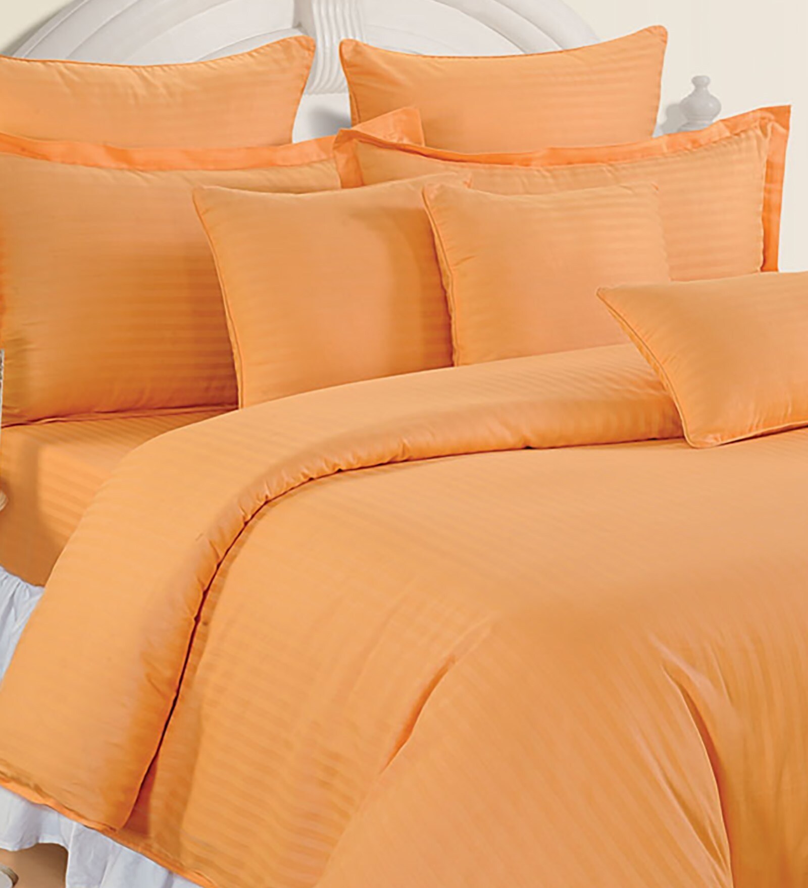 Buy Zinnia Cotton 350 GSM Heavy Winter Double Bed Quilt by Swayam at 78