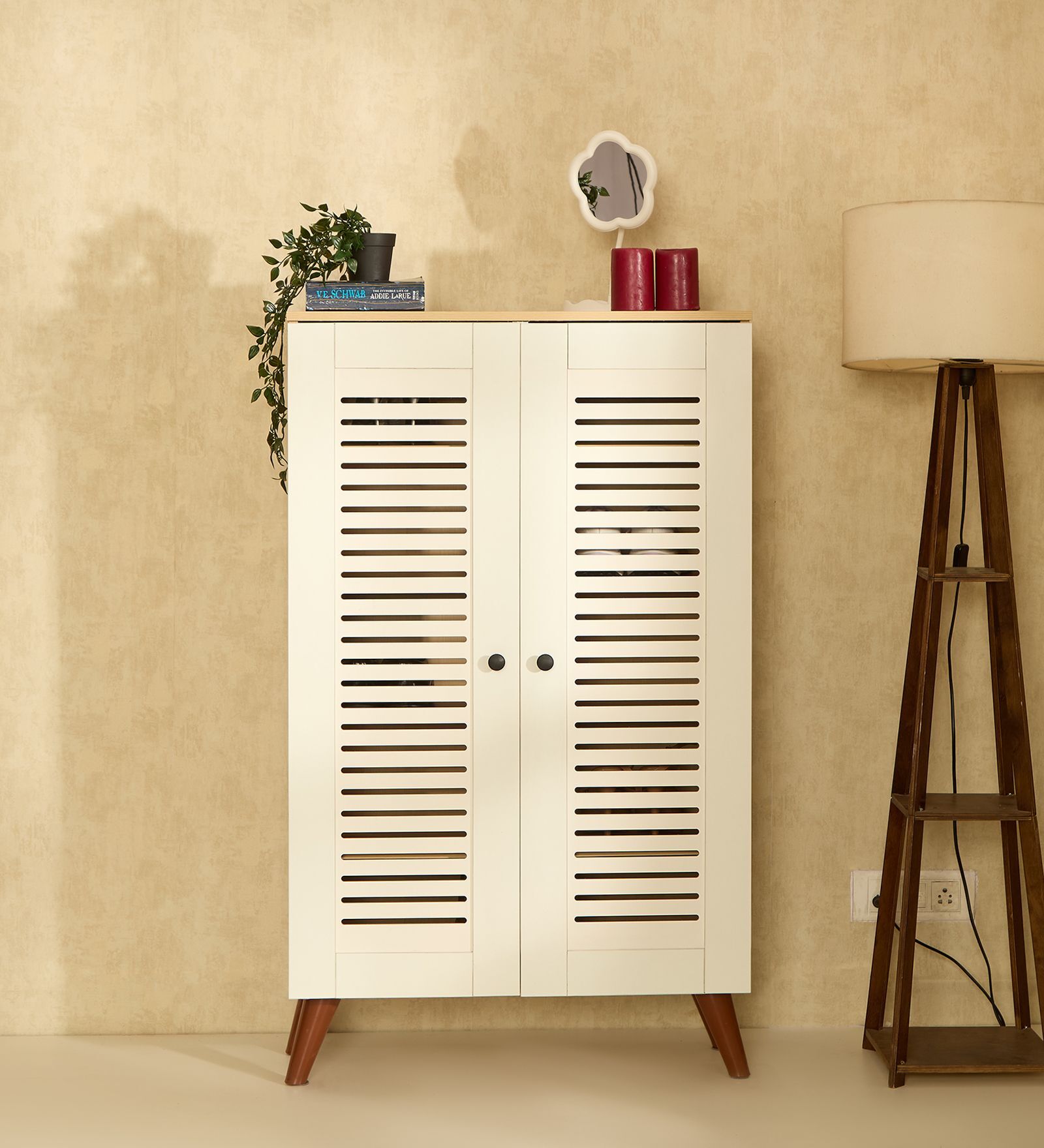 Zuvio 2 Door Shoe Rack In Oak Finish