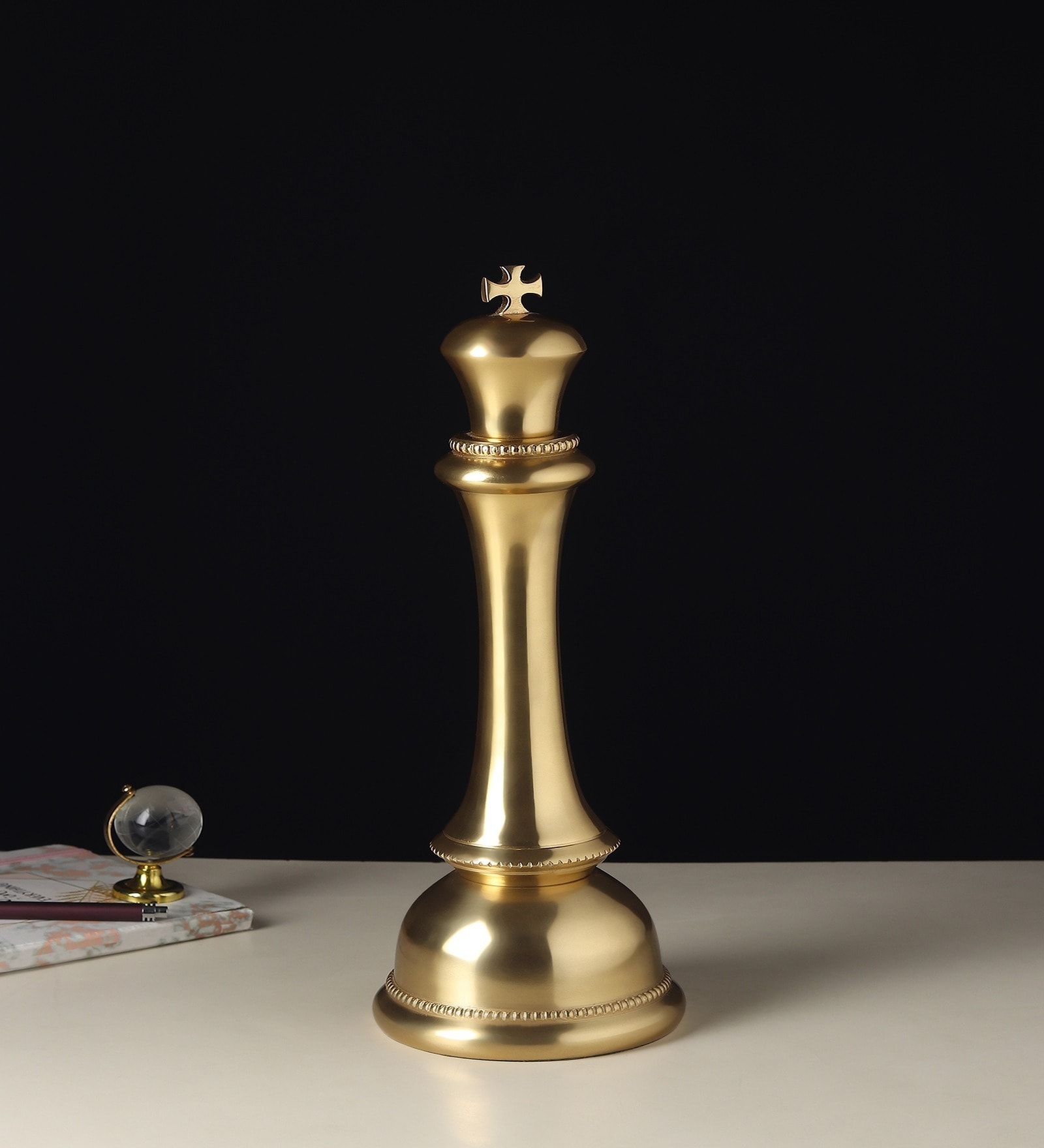 Gold Aluminium Zyntar King Chess Decorative